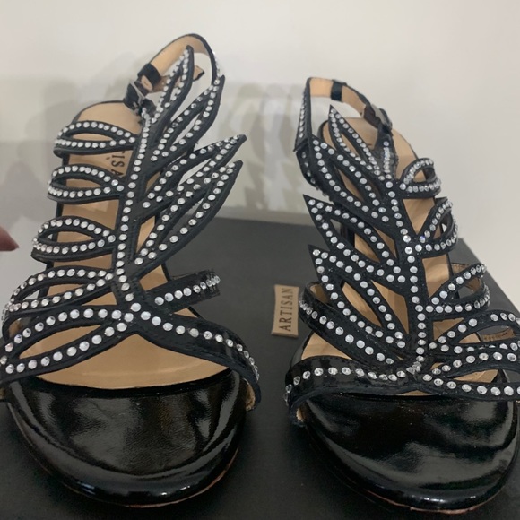 Heels - Picture 3 of 8